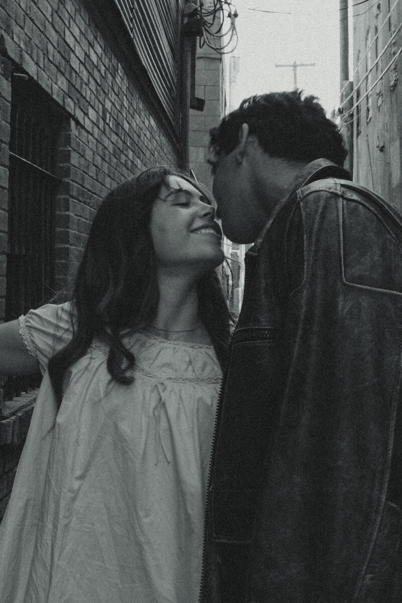 Outdoor Couples Photography, Couples Fort Worth Texas Photoshoot, Fort Worth Couple Photos, Highland Park Dallas Photographer, Documentary Dallas Photographer,