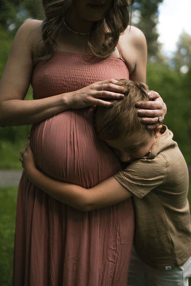 Family photographer in Spokane Valley, WA. Natural family portraits and authentic family photography sessions.