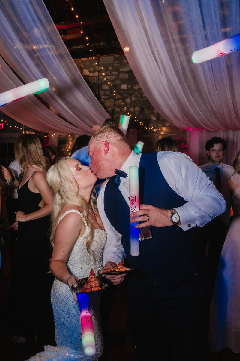 84-A&J - Wedding - Castle Farms - Michigan Wedding Photographer
