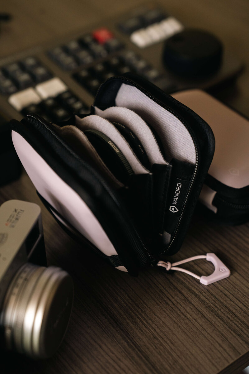 camera lens carrier
