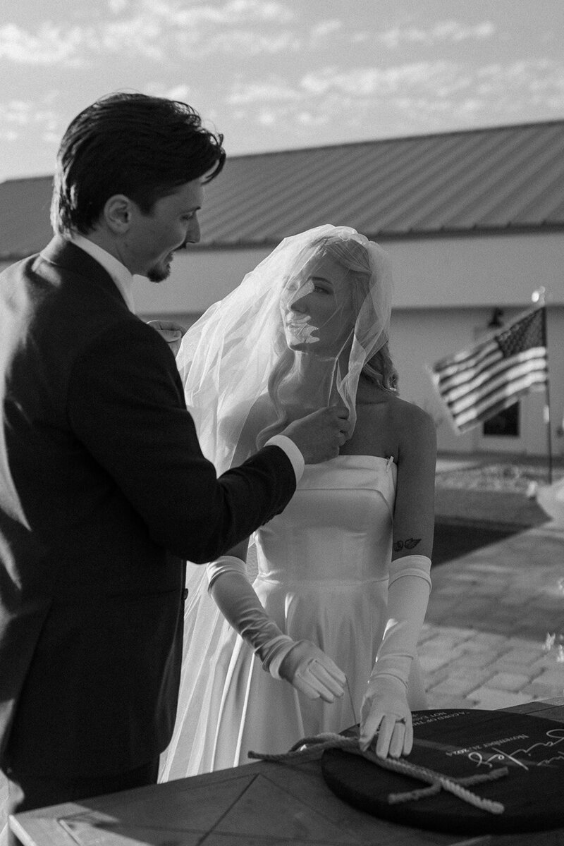 jami-oliver-wedding-preview-taylorraephotofilm-96