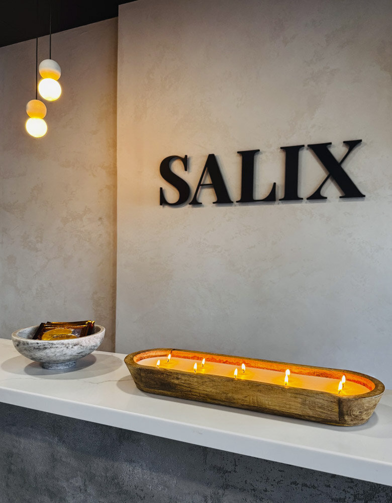Salix front desk area