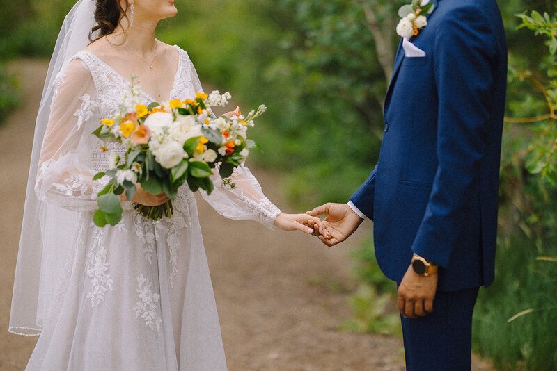 Estes Park Wedding Photographer Denver Wedding Venue Planner Della Terra Mountain Top Fall Colorful Wedding Liz Osban Photography Black Canyon Inn Wyoming Wedding Photographer Elopement Engagement 9