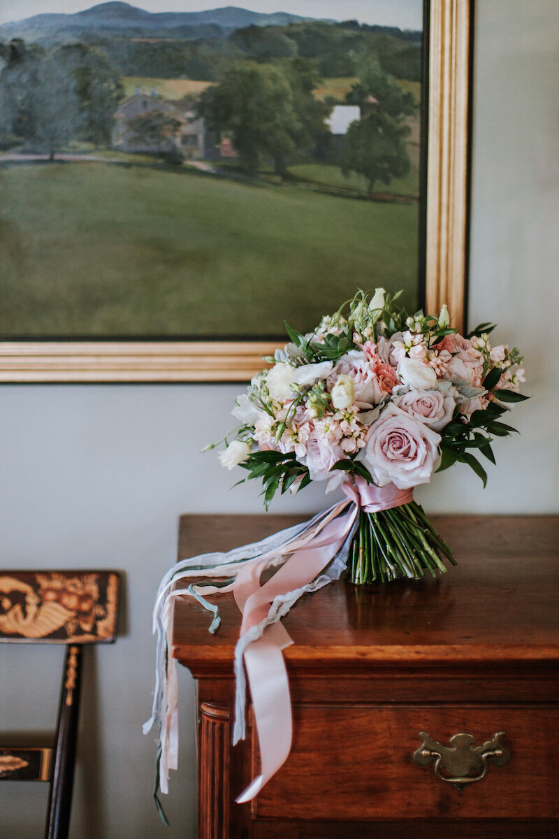 Glen-Ellen-Farm-MD-wedding-florist-Sweet-Blossoms-bridal-bouquet-Emily-Gude-Photography