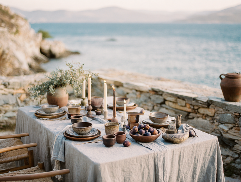 krista5123_9._Mediterranean_tablescape_with_linen_figs_cerami_49319235-d5d5-4168-802f-c28b9a273f9f_1