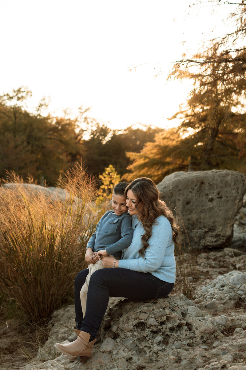 GaPedernales-Falls-Family-PhotographerrciaFamily-39-1