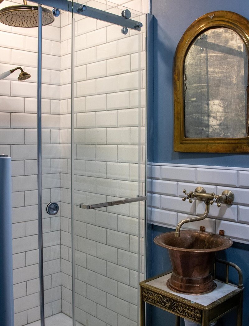 GiteDownBathroom