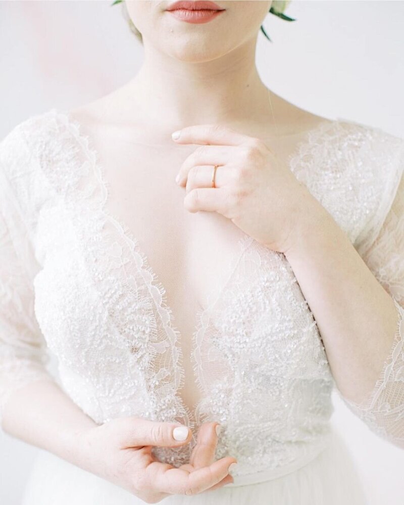 Bride in lace with pink lips at Blanc de Blanc Bridal Boutique dress by Divine Atelier | Pittsburgh Wedding Photographer | Anna Laero Photography