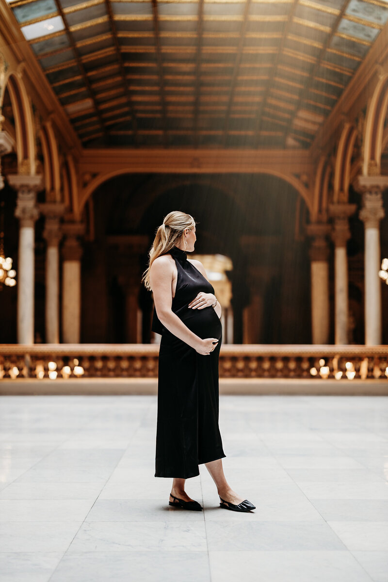 Alessandra-Legacy-Portraits-Maternity-indianapolis-statehouse-photography