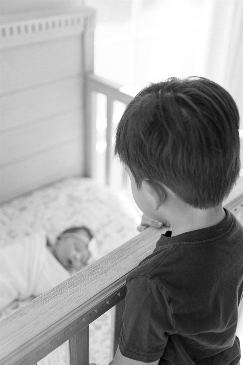Beaufort-SC-Lifestyle-In-Home-Session-Lamp-and-Light-Photography-6