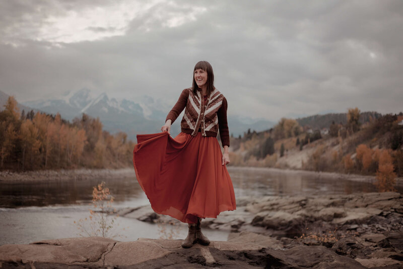 Contact Mandy Chutskoff yoga in the Kooenays Slocan BC retreats