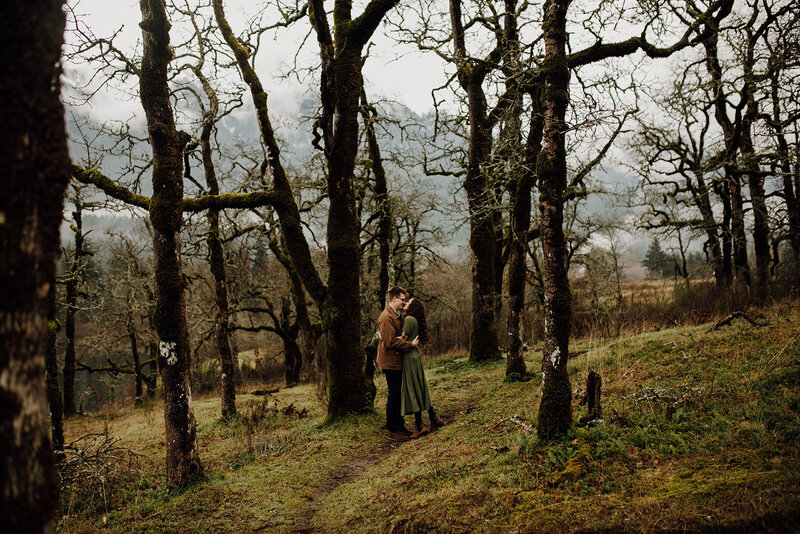columbia-river-gorge-couples-portraits-11