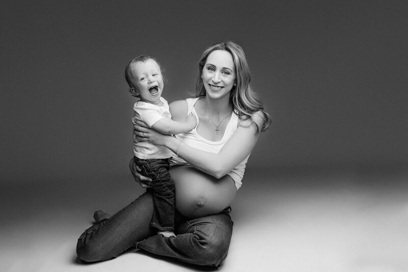 studio family maternity photoshoot in austin texas