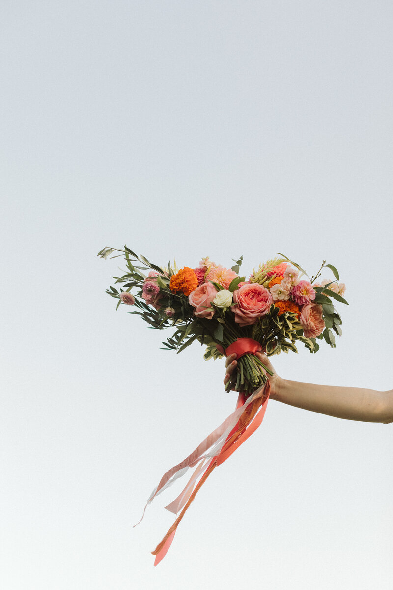 Zigbone-Farm-Retreat-Maryland-wedding-florist-Sweet-Blossoms-bridal-bouquet-Emily-Gude-Photography