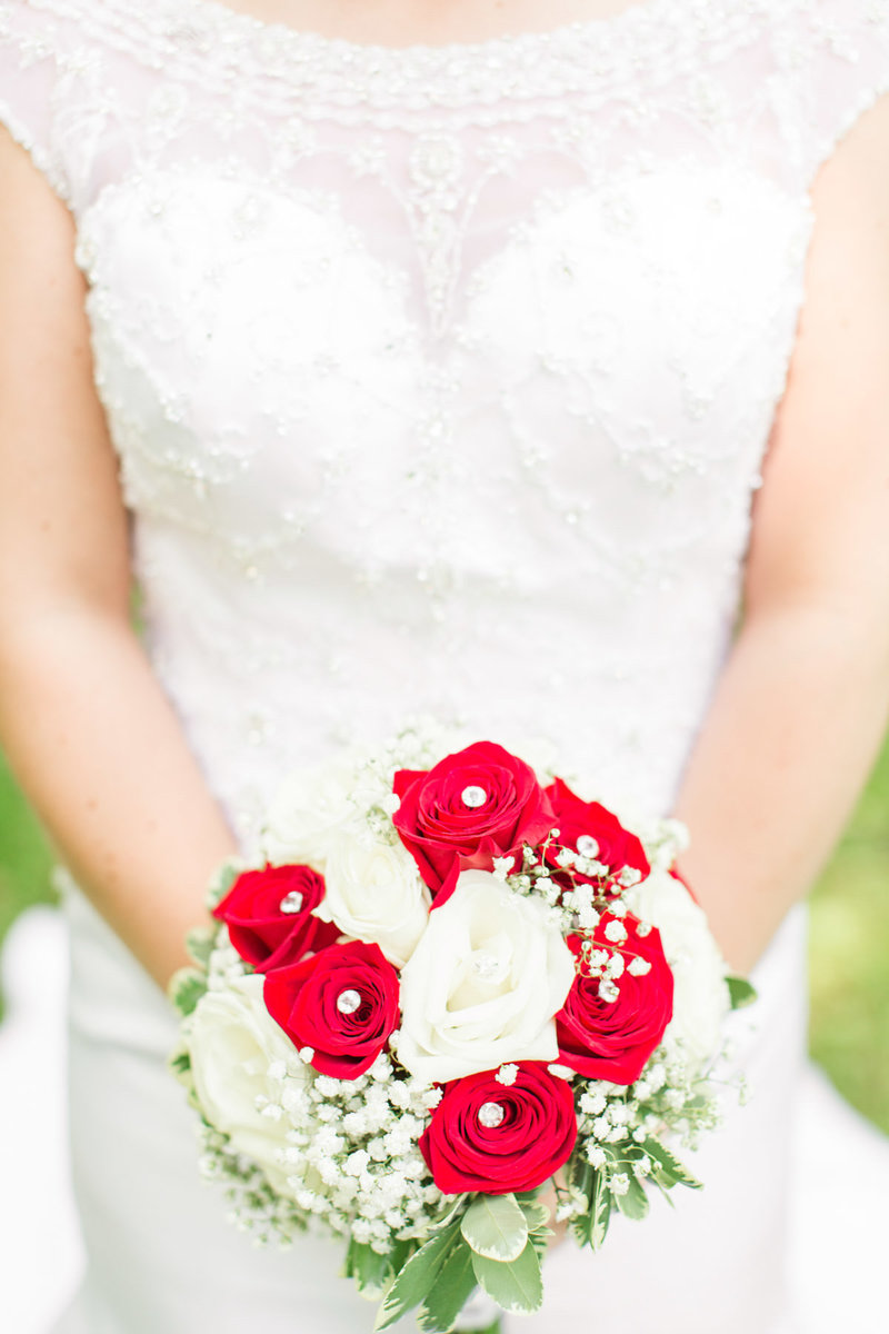 Classic-spring-St- Francis-church-tornto-ohio-wedding-17
