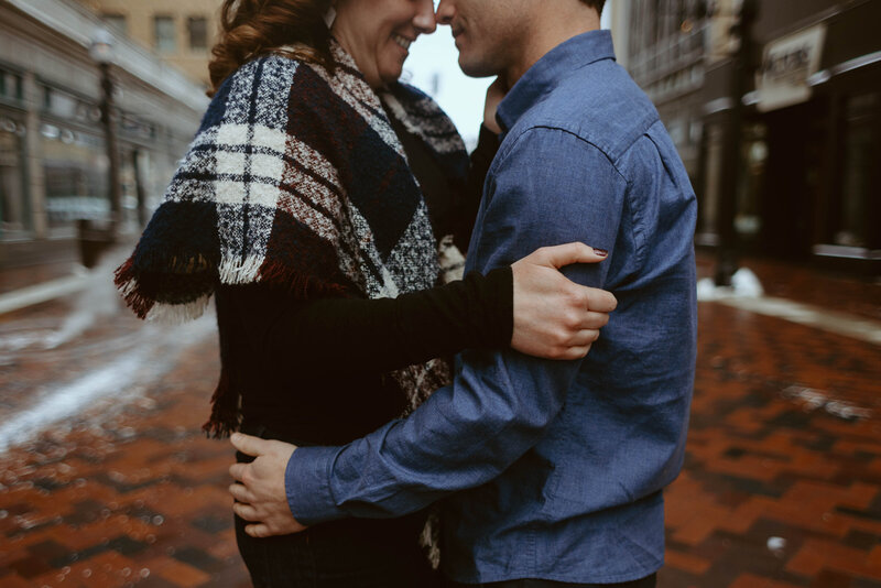 downtown-detroit-michigan-engagement-wedding-photographer-alisciamariephotography-0050