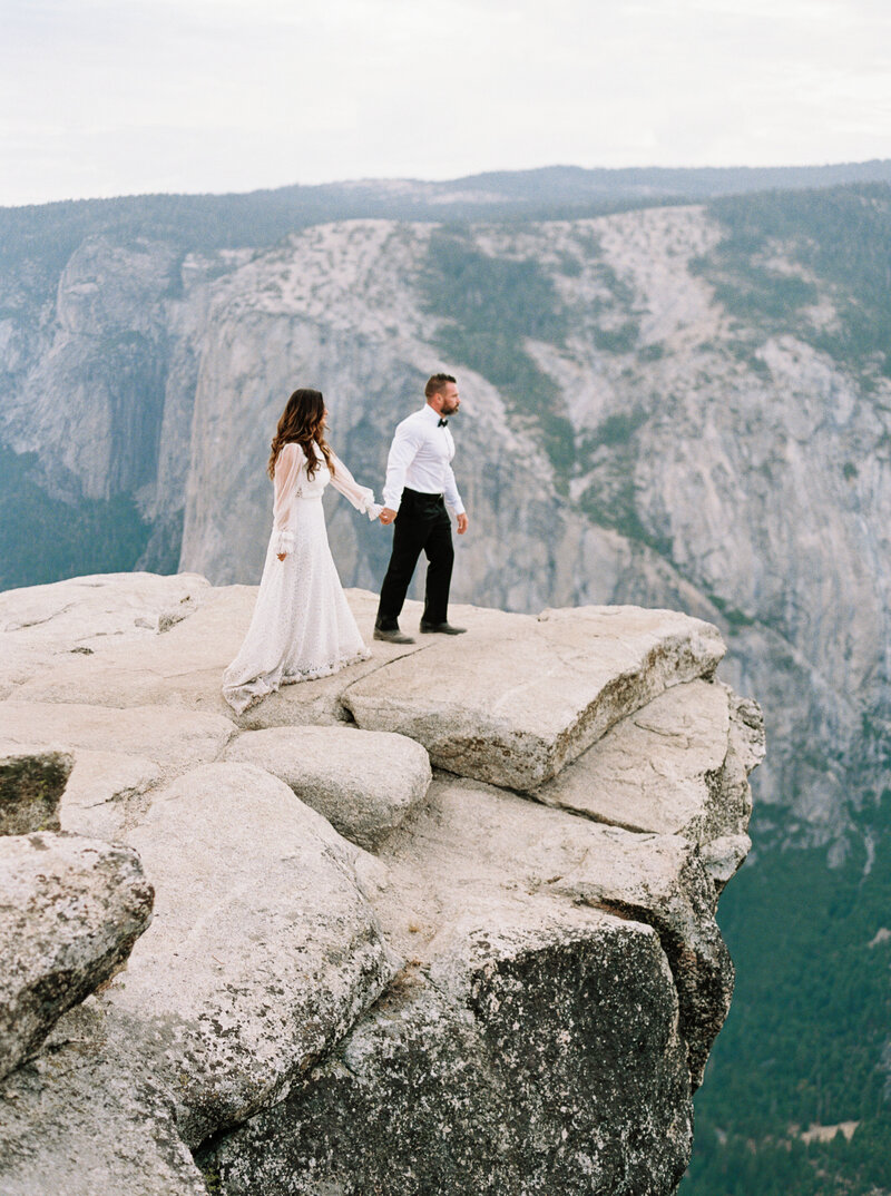 Sean Thomas Photography - Annie and Matt Yosemite Session-84