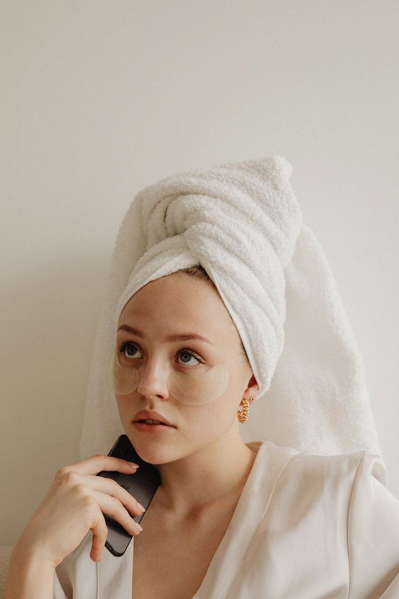 kaboompics_revitalizing-eye-patches-for-a-refreshed-look-32010