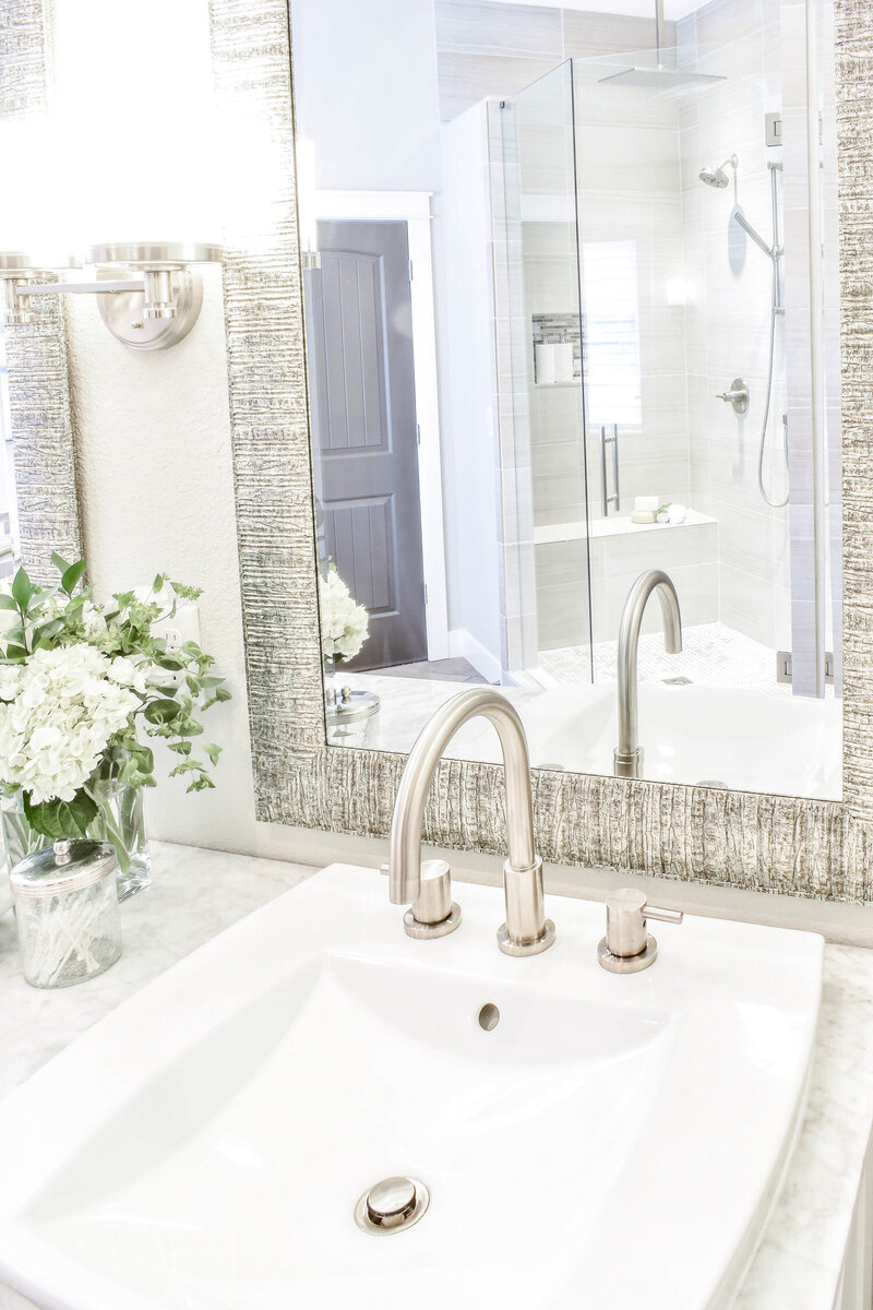 Spa-like-transitional-bathroom-double-shower-61