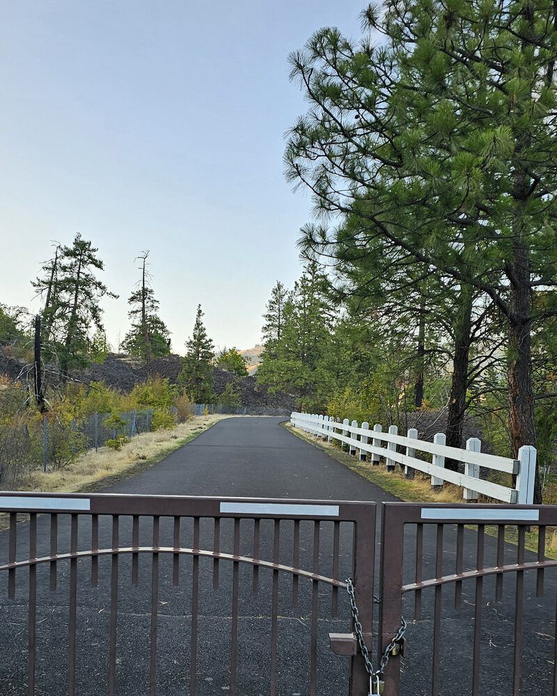 Start your adventure along the historic Columbia River Highway Trail in Mosier with our e-bike rentals