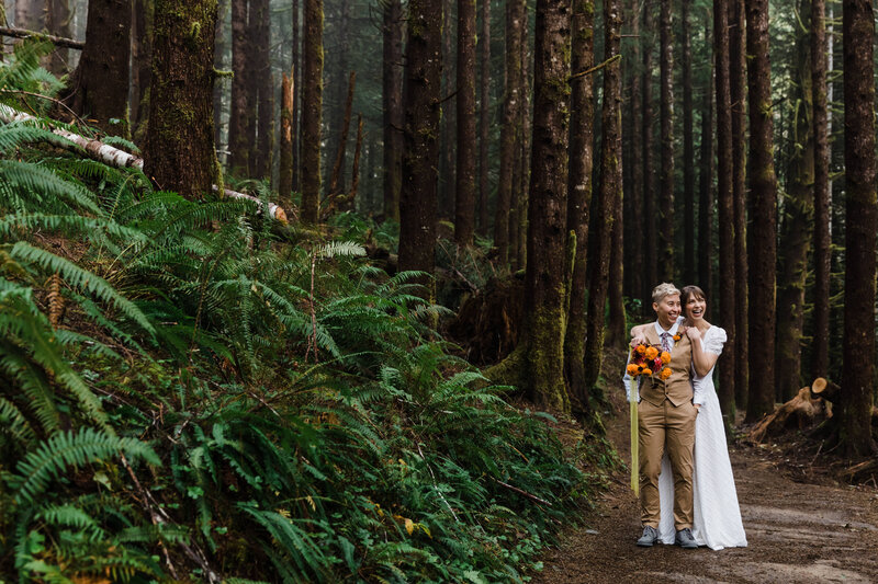 Oregon-LGBTQ-elopement-photographer