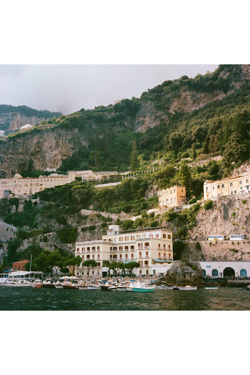 Luxury-Toronto-Italy-Tuscany-Film-Wedding-Photographer-Raphaelle-Granger (2)