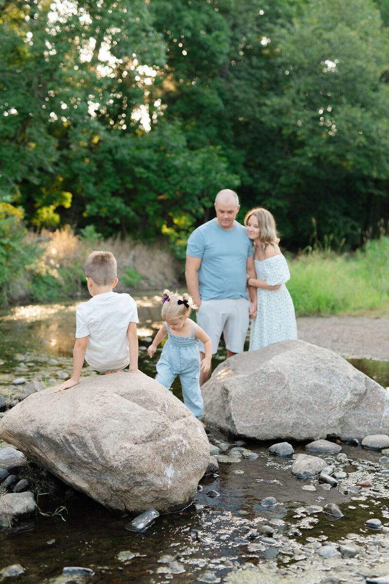 Summer-Fun-Edina-Minnetonka-Minneapolis-Minnesota-FamilyPhotograpgher-7