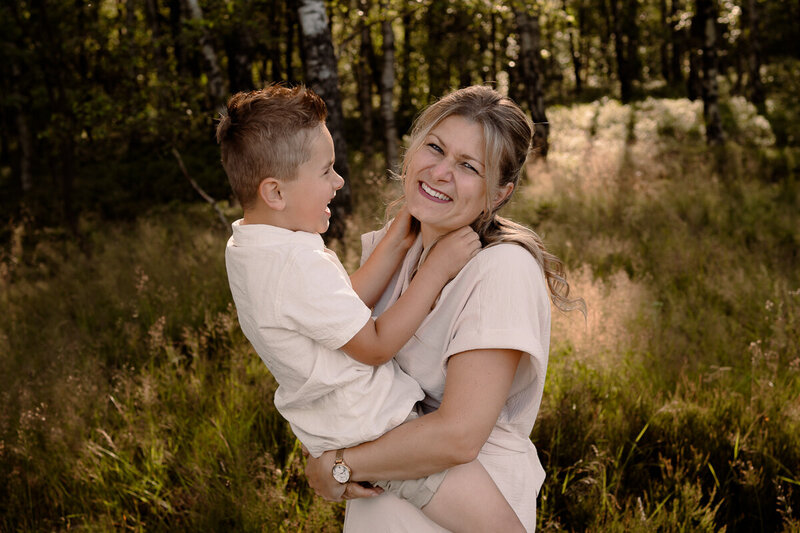 Joenne-Bokhorst-Fotografie--familieshoot-zomer-Apeldoorn-1