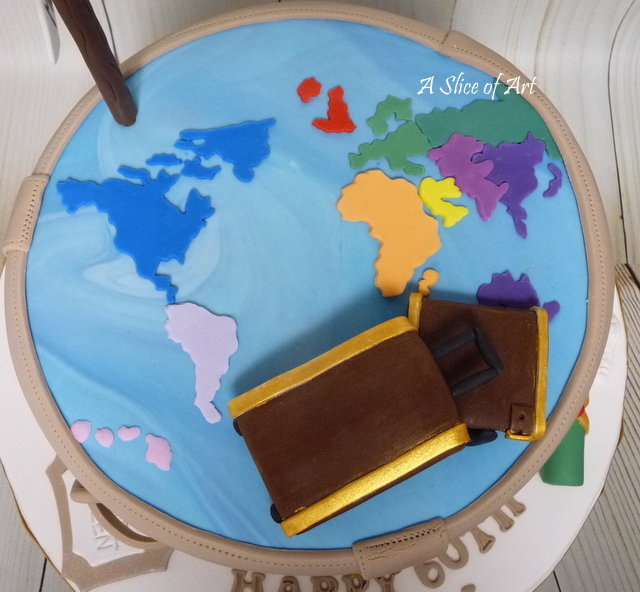 worldmap luggage cake