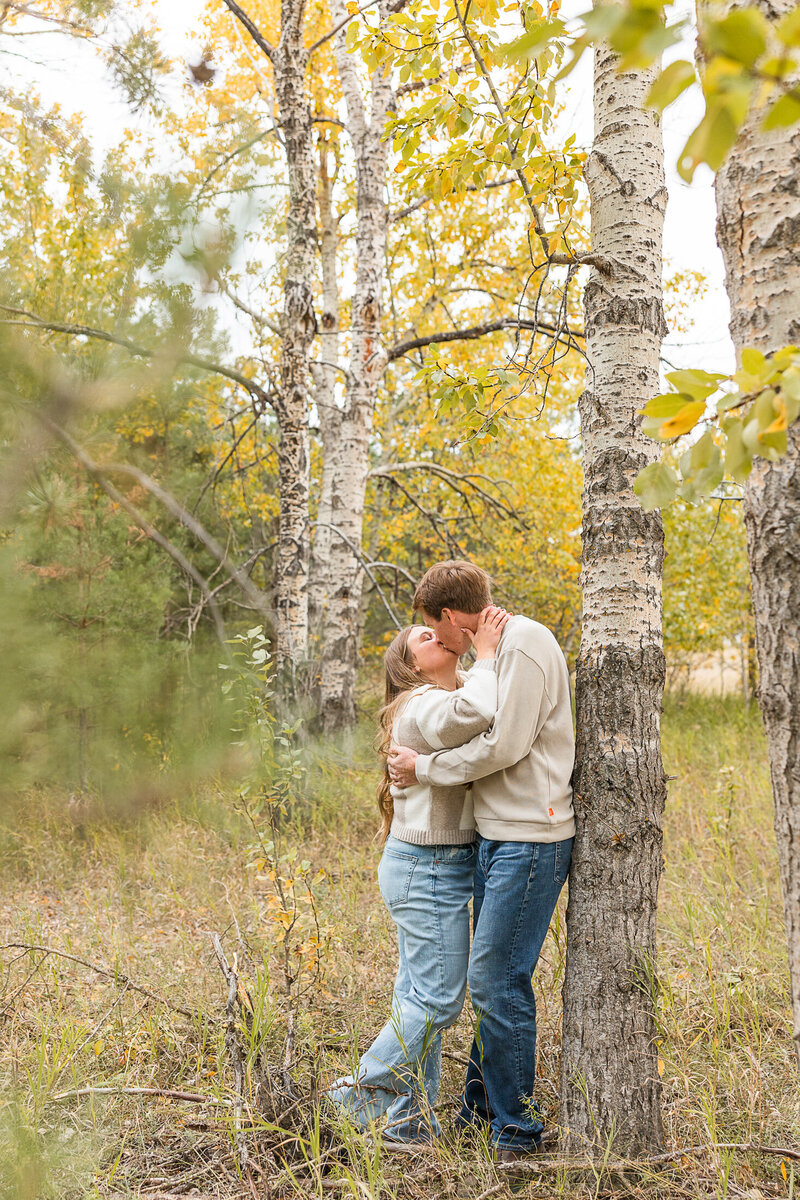 2024-krystal-moore-photography-sask-forest-engagement-session-moose-jaw-32