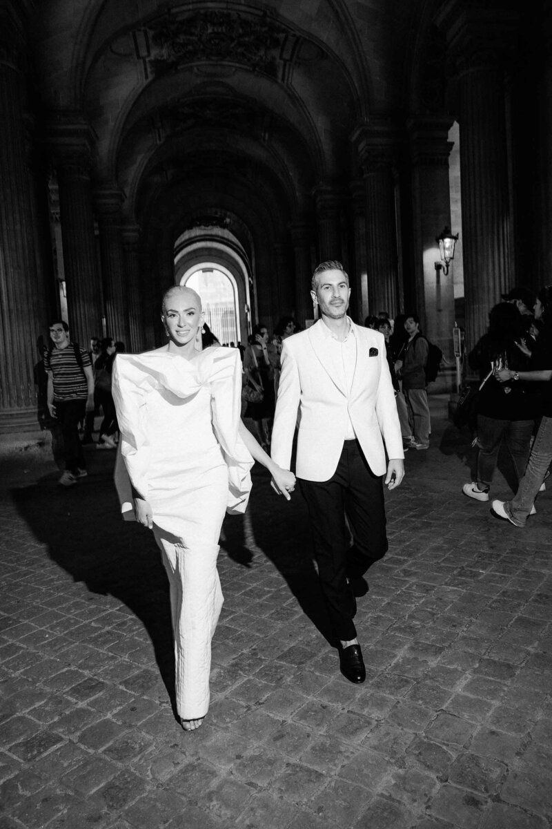 couple photoshoot in paris france 7