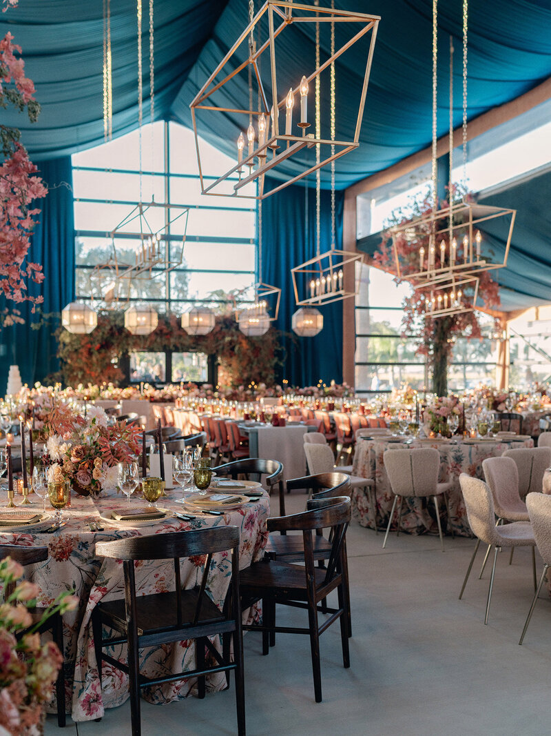 Autumn-Maximalist-Wedding-with-rich-tones-blue-velvet-draping-Ashley-Ludaescher-Photography-Vanessa-Noel-Events-0062