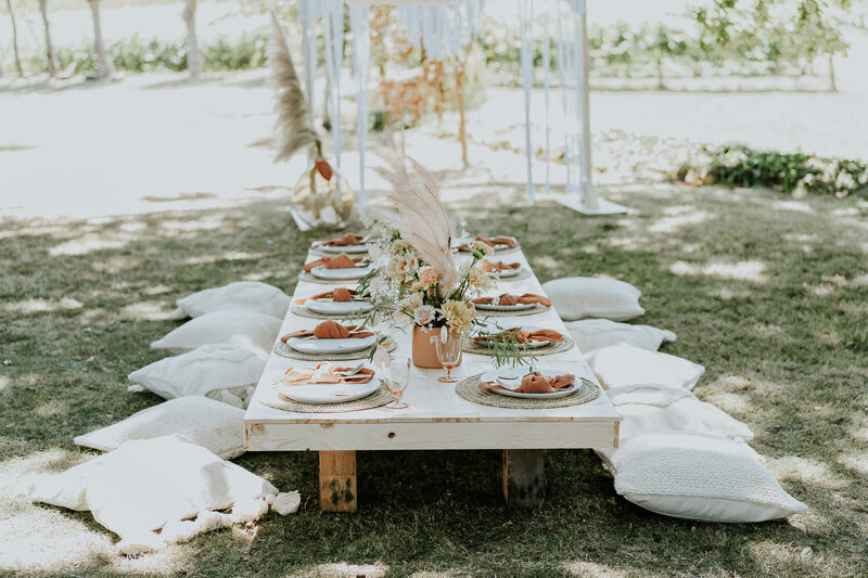 décoration-bohème-table-extérieur