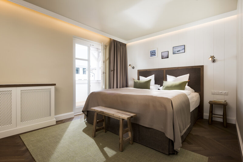 Schlafbereich in einer Suite des LOEV Hotels.