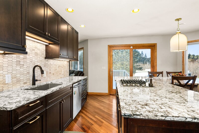 traditional-kitchen-dark-cabinetry