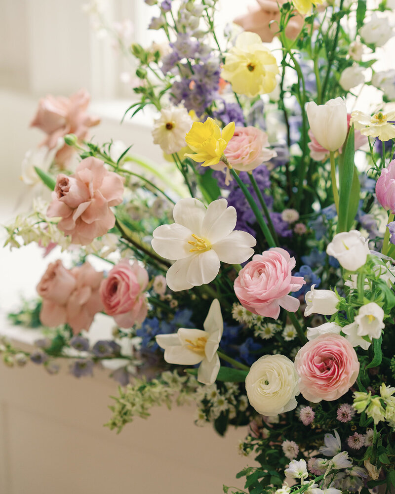 garden party wedding flowers, garden party wedding, garden party trend | Reverie Floristry