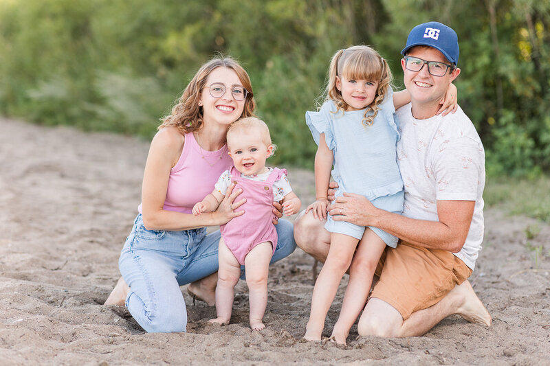 2025 Krystal-moore-photography-buffalo-pound-beach-mini-family-10