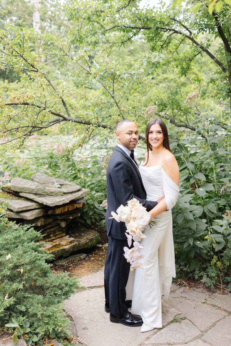 Chicago wedding pictures of a bride and groom at the Alfred Caldwell Lily Pool