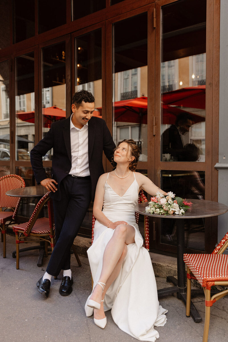 Anais-et-Nicolas-mariage-couple-cafe-lyonnais