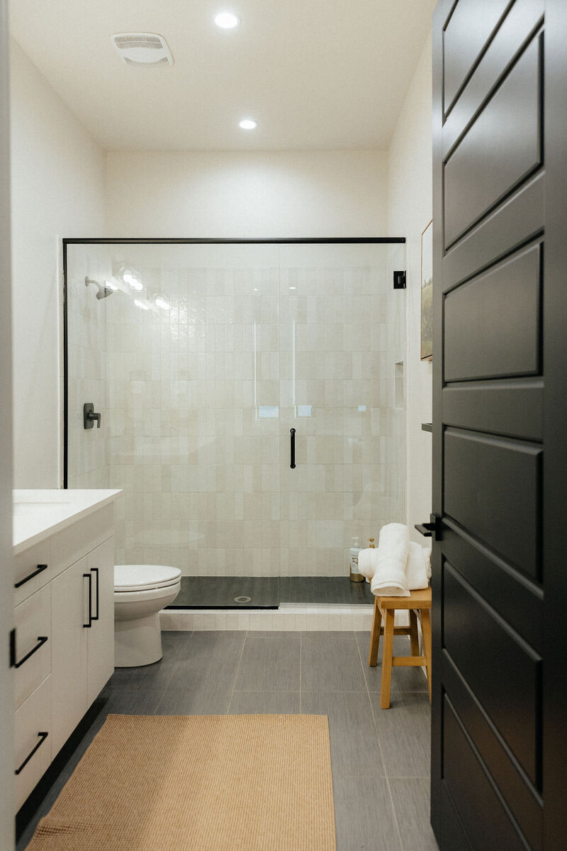 Beezah_FrankiesPlace_ALL-122