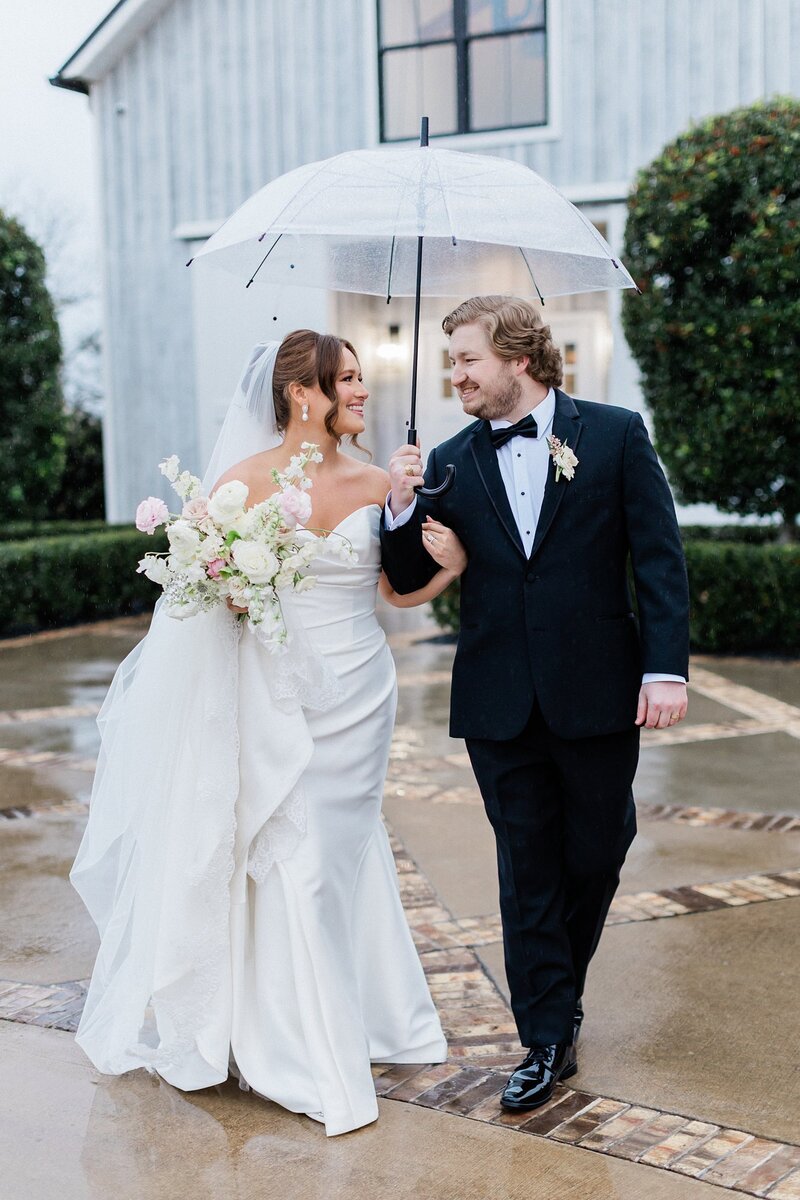 haleyandcoltonweddingatarrowheadhillatlakotakristinnicholephotography42