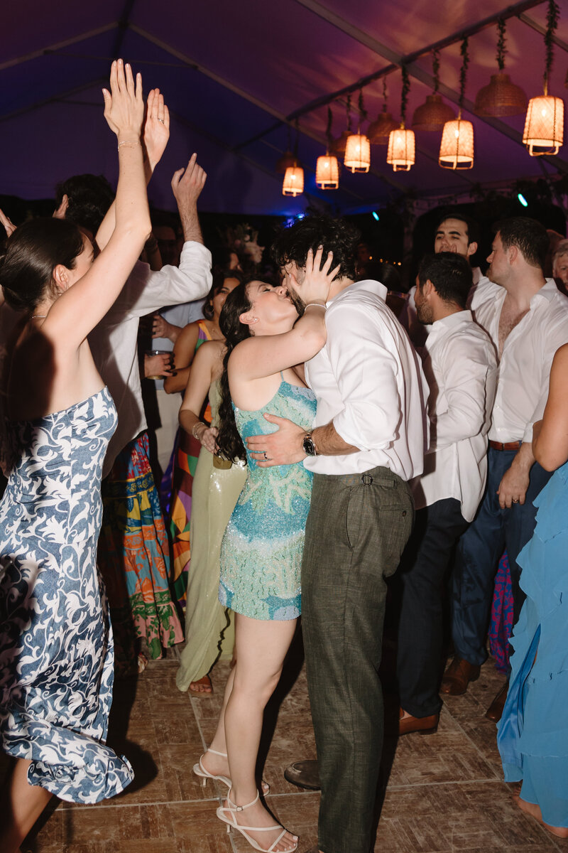 Brittany-&-Alex-Wedding-Preview-181 (1)