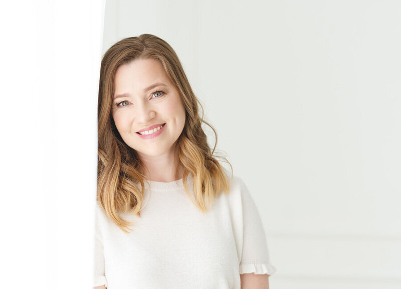 Headshot of Northern Virginia Newborn Photographer Stephanie Honikel