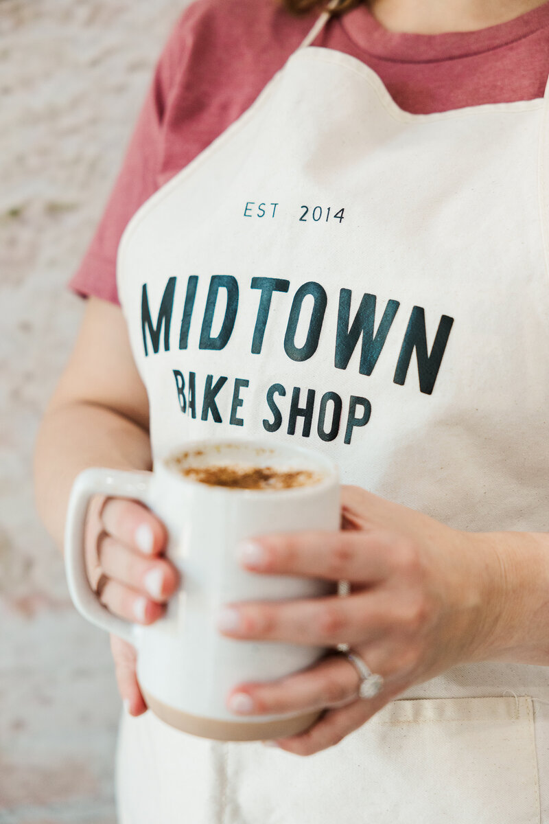 jeanizecilliersphotograph-MIDTOWNBAKESHOPMAY-64
