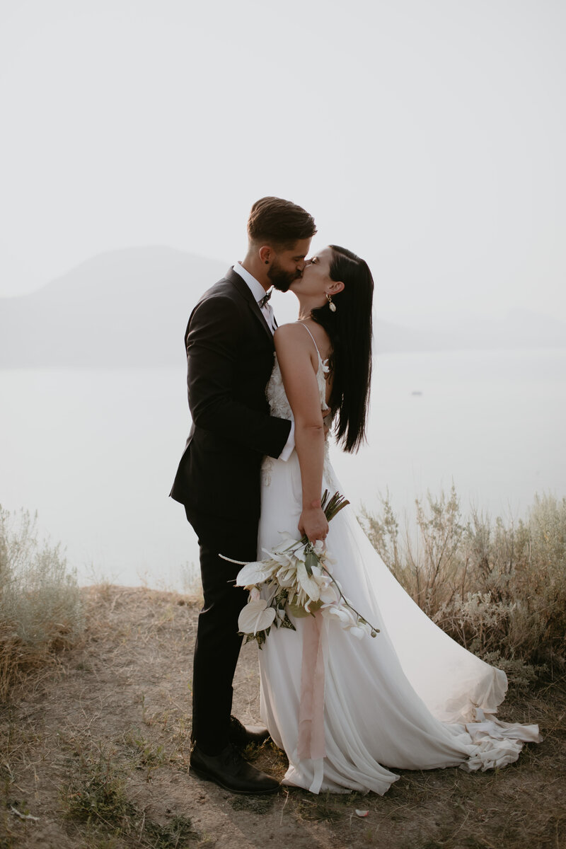 MeghanHemstra-Poplar-Grove-Winery-Wedding-Photographer-45