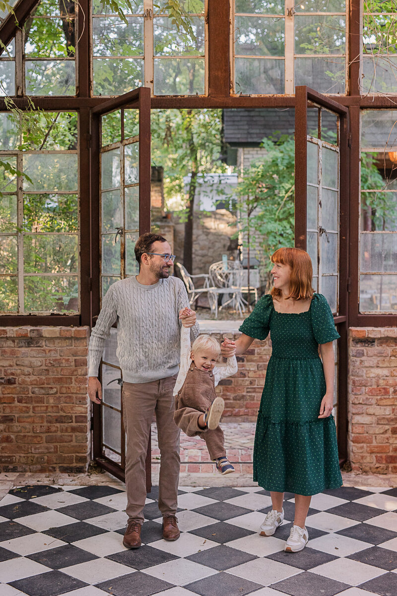 Fall.Mini.Session.Photographer.Austin.SekritTheater.Greenhouse.Venue.4