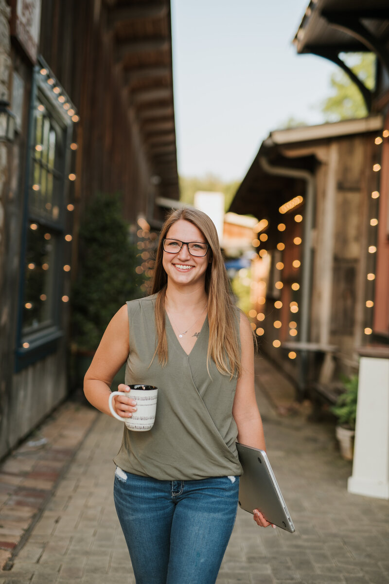 Shawna Fay, Showit Web Designer and Branding Specialist