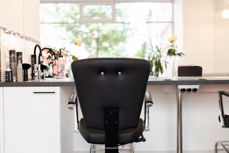 Bild eines Stuhls im Ismet-Salon