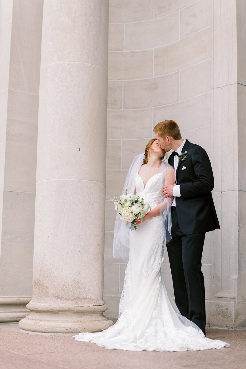 Wedding-Photos-on-Notre-Dame-Campus-By-Catholic-Wedding-Photographer-_0027