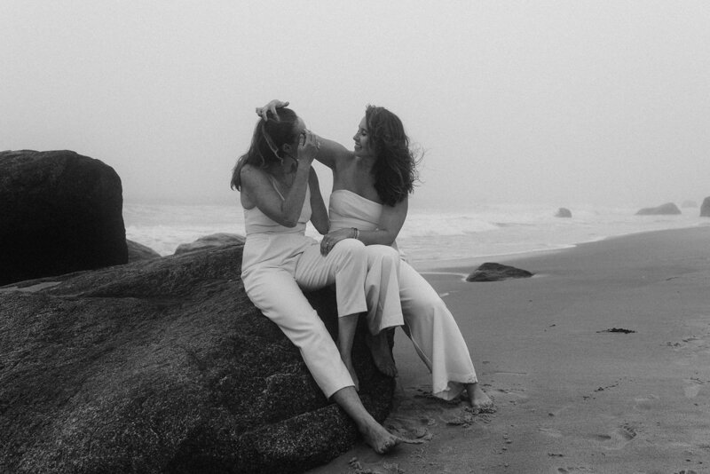 20200711_Holly& Christine_larisa stinga photography- martha_s vineyard elopement- Lucy Vincent-258